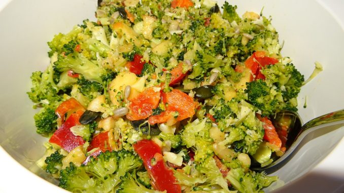 Gesünder leben zum Beispiel mit Gemüsesalat statt Nudelsalat