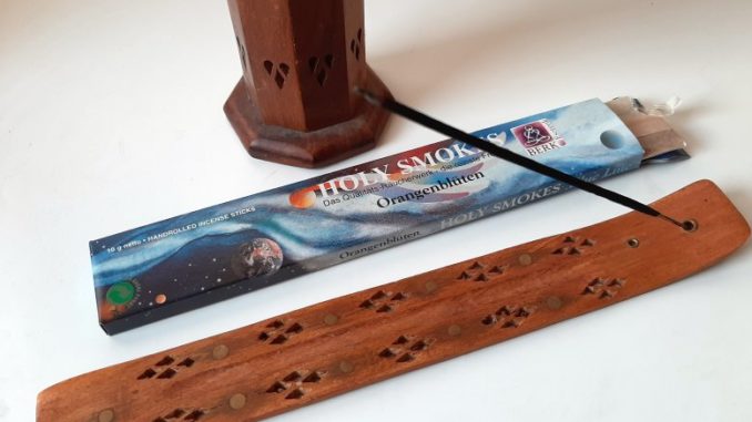 Räucherstäbchen für die Meditation und Entspannung