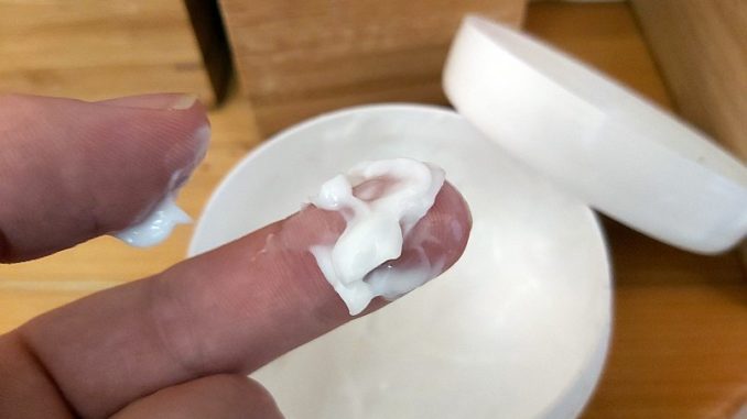 CBD Creme und Salbe für die äußere Anwendung